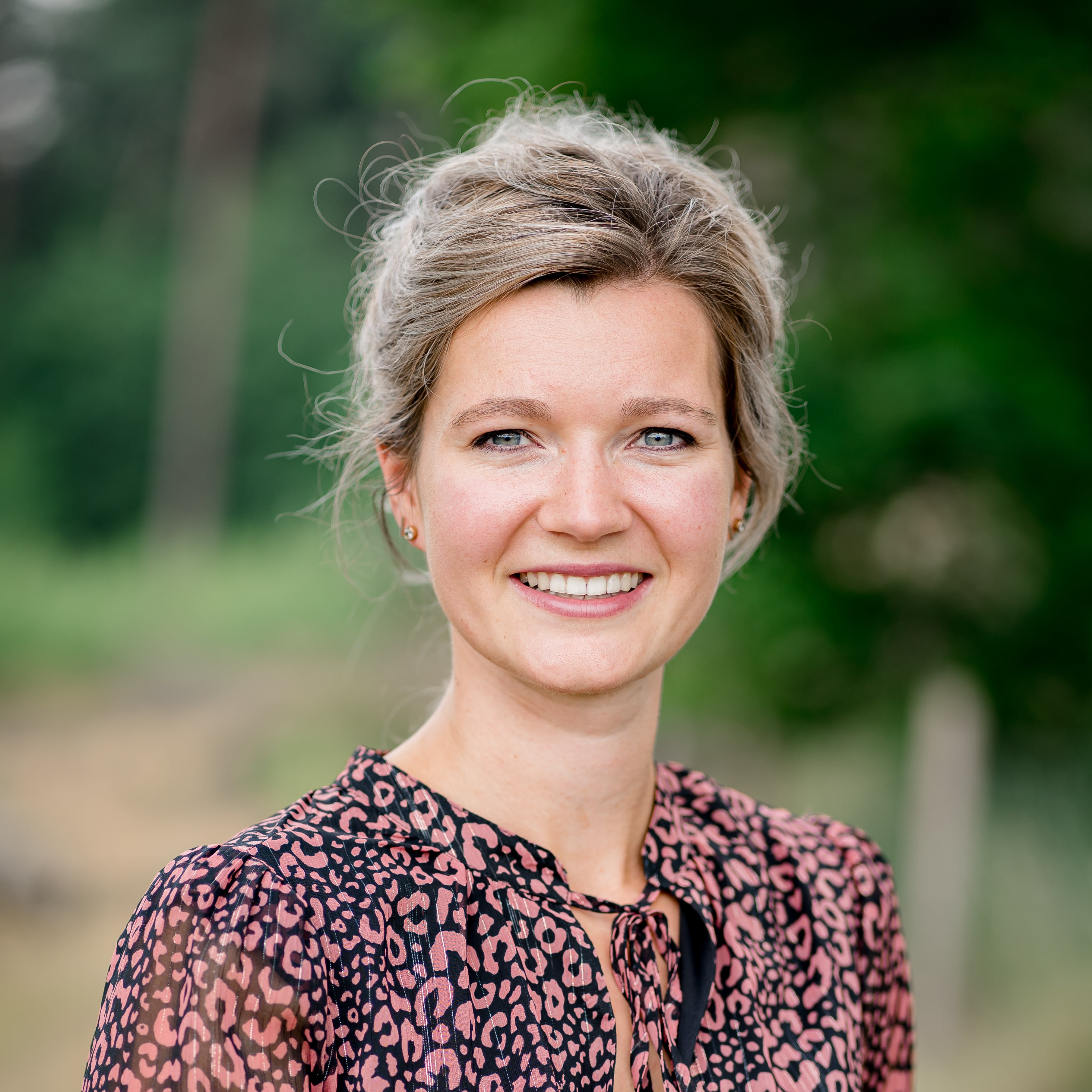 Verloskundige Romy Luimes